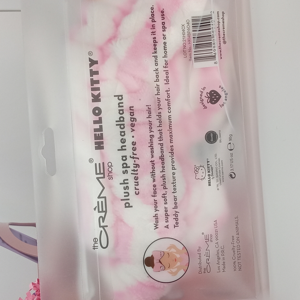 The Crème Shop X Hello Kitty Spa Gift Basket - Picture 5 of 7